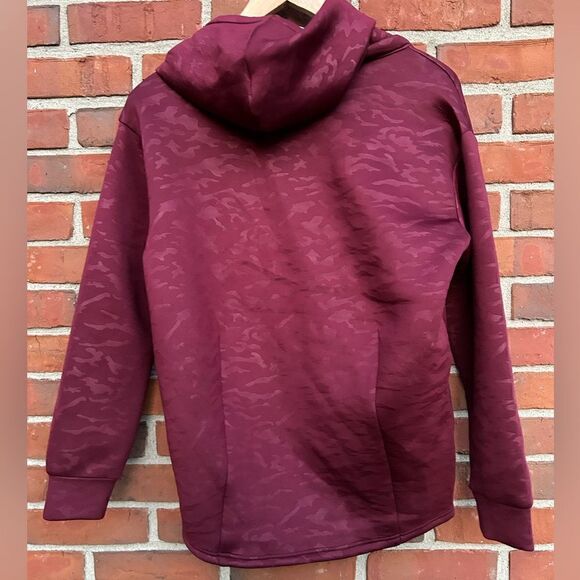 Fabletics Cherry Camouflage Oversized Athletic Tunnel Neck Hoodie - Picture 5 of 5